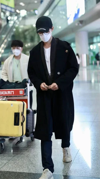 Kinesiska Skådespelaren Zhang Yujian Anländer Till Flygplats Peking Kina April — Stockfoto