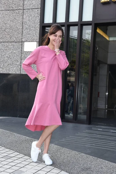 Actrice Taïwanaise Yuwen Pose Pour Des Photos Taipei Taïwan Avril — Photo
