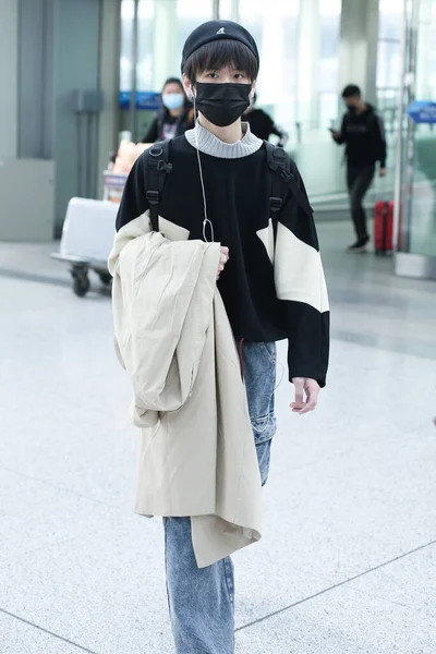 Chinese Actor Liu Junhao Arrives Airport Beijing China April 2020 — Stock Photo, Image