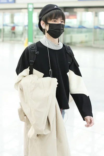 Attore Cinese Liu Junhao Arriva Aeroporto Pechino Cina Aprile 2020 — Foto Stock