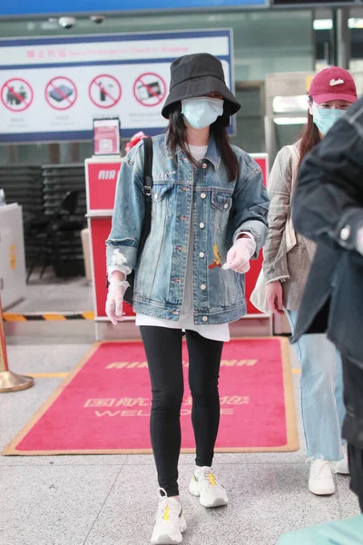 Chinese Actress Tan Songyun Arrives Airport Beijing China April 2020 — Stock Photo, Image