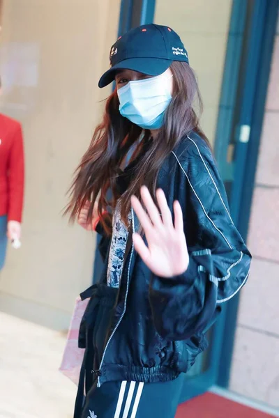 Mannequin Actrice Chanteuse Chinoise Angelababy Arrive Dans Aéroport Shanghai Chine — Photo