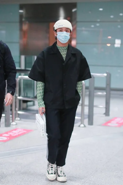 Chinese Singer Actor Wenhan Arrives Airport Beijing China April 2020 — Stock Photo, Image