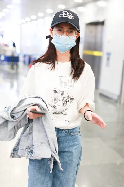 Kinesiska Skådespelerskan Chen Yuqi Eller Yukee Chen Anländer Till Flygplats — Stockfoto