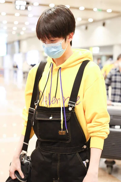 Cantante Actor Chino Chen Youwei Llega Aeropuerto Beijing Antes Salida —  Fotos de Stock