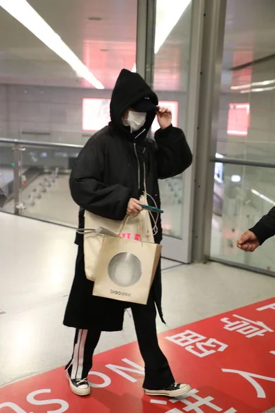 Κινέζα Ηθοποιός Kan Qingzi Εμφανίζεται Ένα Από Αεροδρόμια Στη Σαγκάη — Φωτογραφία Αρχείου