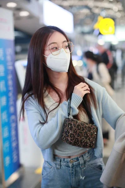 中国女演员朱旭丹 朱于2020年4月9日在中国北京的一个机场露面 王力宏 — 图库照片