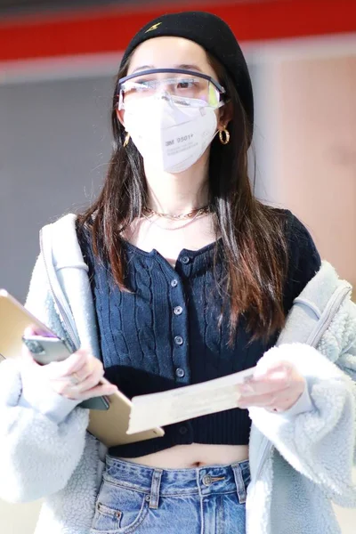 Chinese Actrice Jiang Mengjie Arriveert Een Luchthaven Shanghai China April — Stockfoto