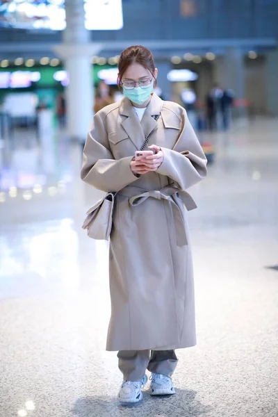 Tajwańska Aktorka Piosenkarka Gospodarz Telewizji Joe Chen Przybywa Lotnisko Pekinie — Zdjęcie stockowe