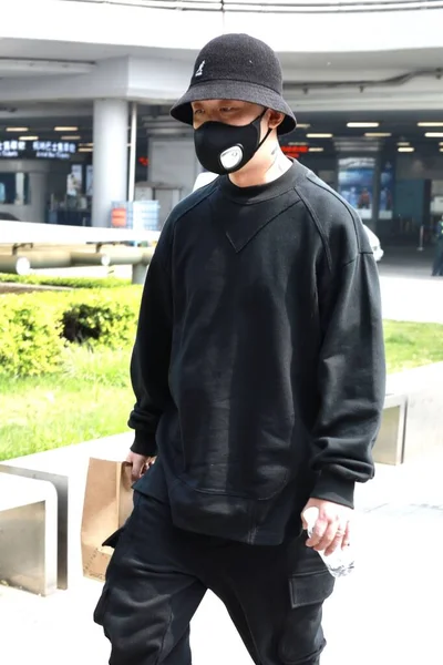 Chinese Rapper Singer Songwriter Zhou Yan Known Gai Arrives Airport — Stock Photo, Image