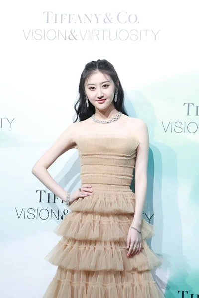 Chinese Actress Jing Tian Wears Nude Color Dress Attending Tiffany — Stock Photo, Image