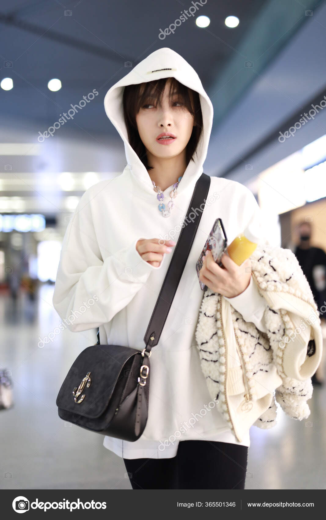 Chinese Singer Dancer Actress Model Television Presenter Victoria Song ...