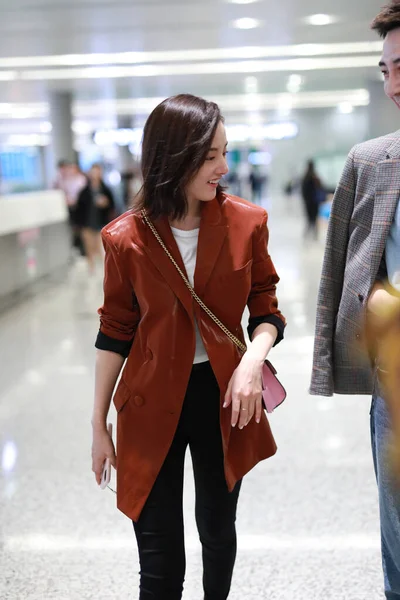 Actrice Chinoise Song Présente Aéroport Shanghai Avant Son Départ Shanghai — Photo