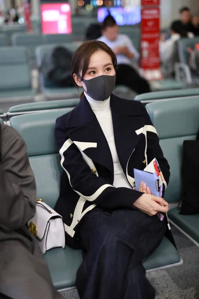 Attrice Cinese Liu Shishi Presenta All Aeroporto Shanghai Hongqiao Prima — Foto Stock