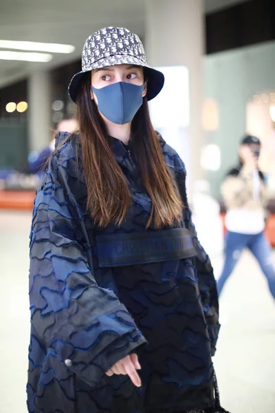 Actriz China Yang Ying Angelababy Llega Aeropuerto Beijing Después Aterrizar —  Fotos de Stock