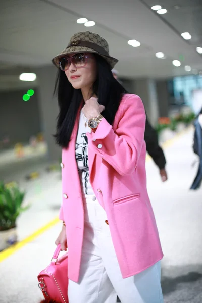 Hong Kong Australische Actrice Cantopopzangeres Cecilia Cheung Duikt Shanghai Airport — Stockfoto