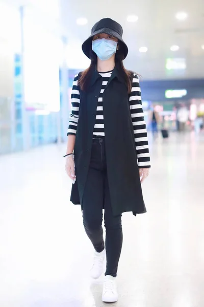 Attrice Cinese Tan Songyun Arriva Aeroporto Pechino Cina Aprile 2020 — Foto Stock
