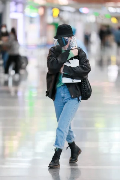Chiński Gospodarz Aktorka Xin Zwany Również Orfila Przybywa Lotnisko Pekinie — Zdjęcie stockowe
