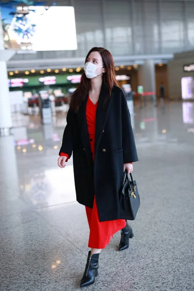 Kínai Színésznő Zhang Meng Vagy Alina Zhang Érkezik Repülőtérre Sanghajban — Stock Fotó