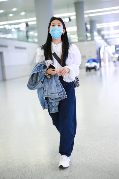 Chinese Actrice Zhang Ruonan Arriveert Voor Vertrek Een Luchthaven Peking — Stockfoto