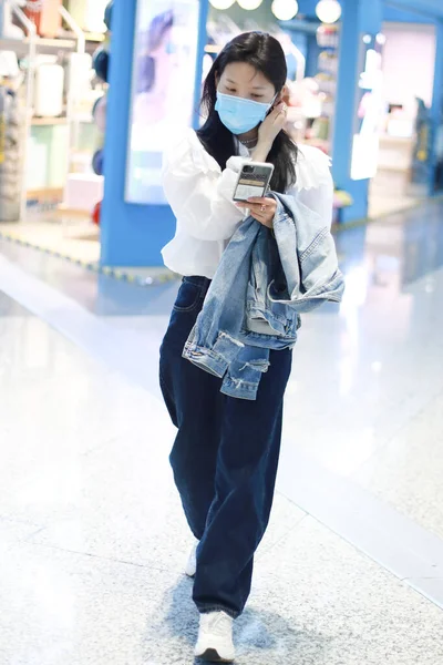 Chinese Actress Zhang Ruonan Arrives Beijing Airport Departure Beijing China — Stock Photo, Image