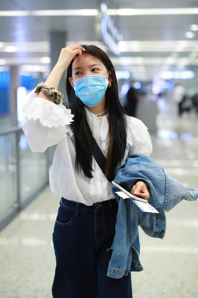 Chinese Actrice Zhang Ruonan Arriveert Voor Vertrek Een Luchthaven Peking — Stockfoto