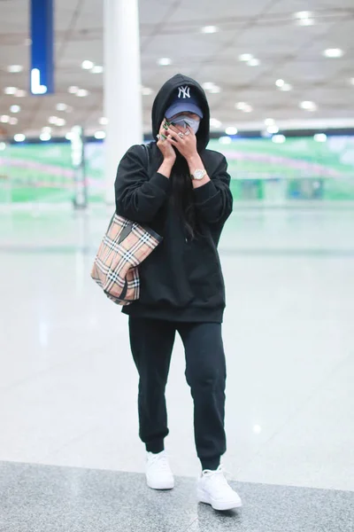 Chinese Singer Jike Junyi Arrives Beijing Airport Departure Beijing China — Stock Photo, Image