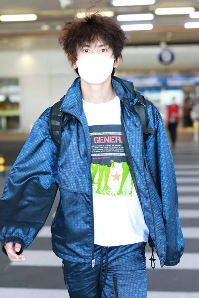 Chinese Actor Zhang Zhehan Arrives Beijing Airport Departure Beijing China — Stock Photo, Image