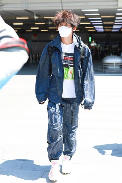 Čínský Herec Zhang Zhehan Přijede Pekingské Letiště Před Odletem Pekingu — Stock fotografie