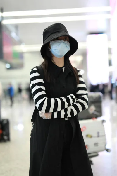 Κινέζα Ηθοποιός Tan Songyun Φτάνει Ένα Αεροδρόμιο Στο Πεκίνο Κίνα — Φωτογραφία Αρχείου