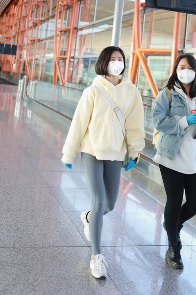 Atriz Modelo Chinesa Zhao Yihuan Chloe Zhao Chega Aeroporto Pequim — Fotografia de Stock