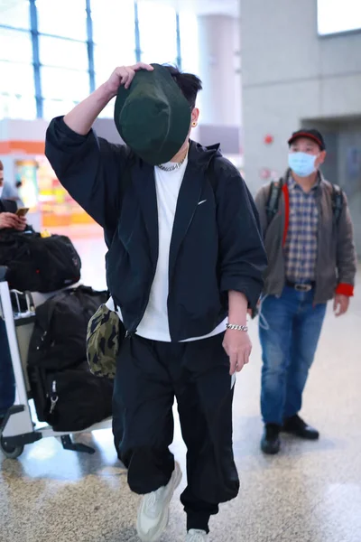 Chinese Television Variety Show Host Actor Qian Feng Arrives Airport — Stock Photo, Image