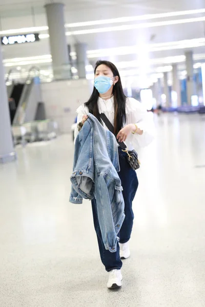 Actrice Chinoise Zhang Ruonan Arrive Aéroport Pékin Avant Son Départ — Photo