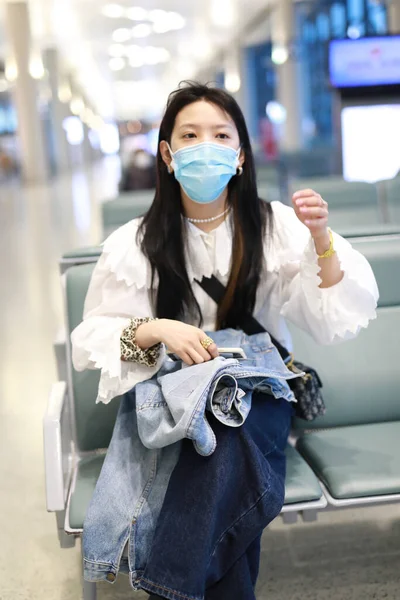 Actrice Chinoise Zhang Ruonan Arrive Aéroport Pékin Avant Son Départ — Photo