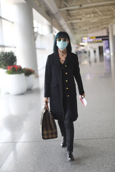 Kinesisk Och Filmskådespelerska Tan Zhuo Anländer Till Flygplats Changsha Före — Stockfoto