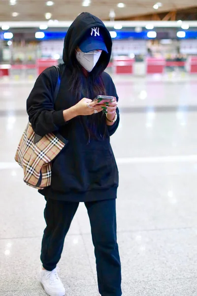 Chinese Singer Jike Junyi Arrives Beijing Airport Departure Beijing China — Stock Photo, Image