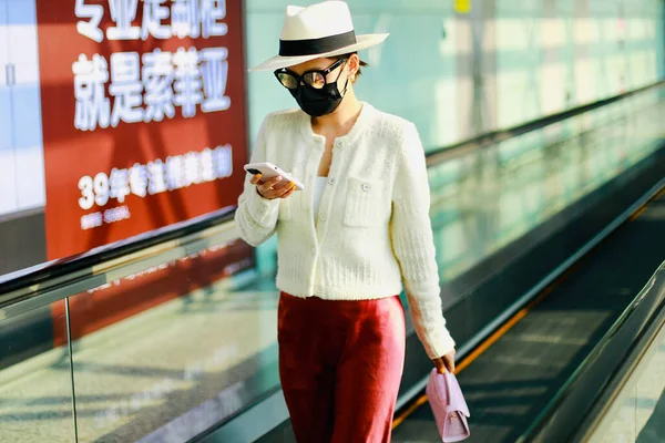 Actriz Cantante China Zhang Jiani Jenny Zhang Llega Aeropuerto Chengdu — Foto de Stock