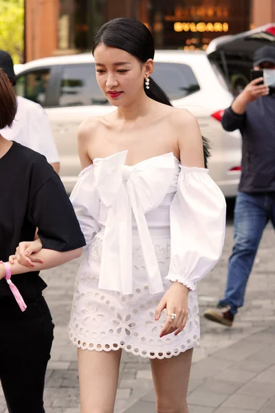Chinese Actress Sun Shows Shopping Mall Shanghai China May 2020 — Stock Photo, Image