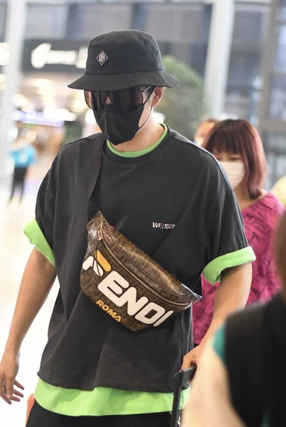 Chinese Actor Han Dongjun Also Known Elvis Han Arrives Airport — Stock Photo, Image