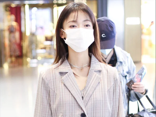 Chinese Actress Jinyan Arrives Beijing Airport Beijing China May 2020 — Stock Photo, Image