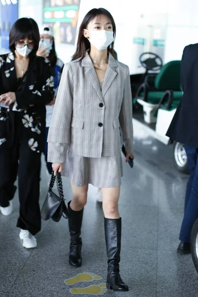 中国女演员吴金燕于2020年5月12日抵达中国北京机场 — 图库照片