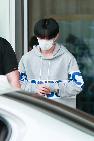 Chanteur Danseur Acteur Chinois Jackson Yee Arrive Aéroport Pékin Pékin — Photo