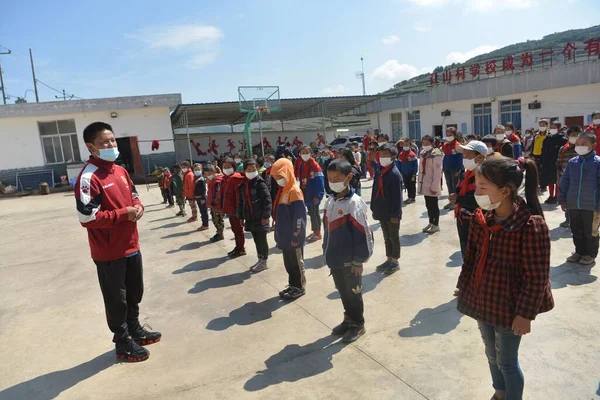 Wawu Basisschool Ligt Daliangshan Montains Die 2700 Meter Boven Zeespiegel — Stockfoto