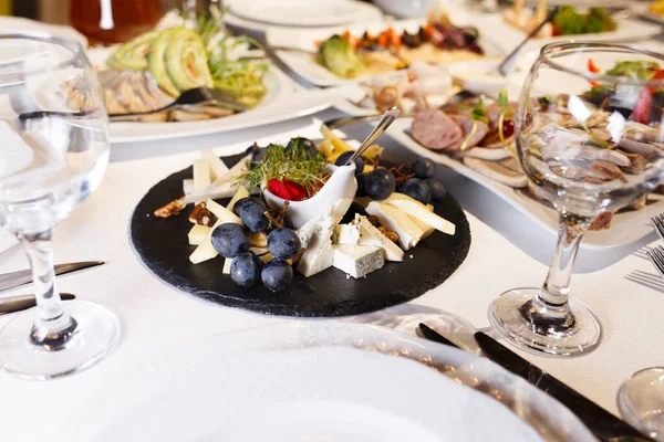 Plenty Food Reserved Holiday Table — Stock Photo, Image