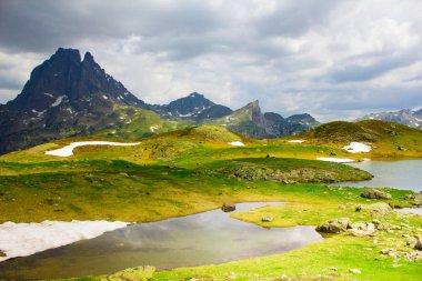 Göl Pyrenees, İspanya