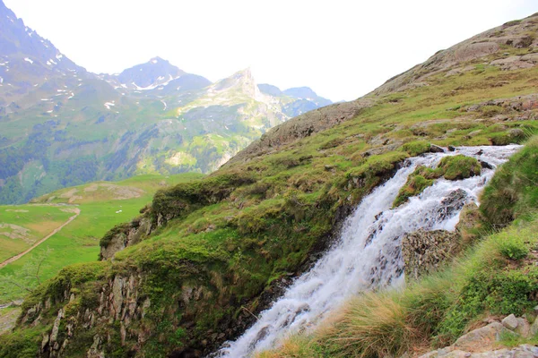 Pyrenees mountains in the summer, waterfall — Stock Photo, Image