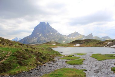 Yaz aylarında Pirene Dağları