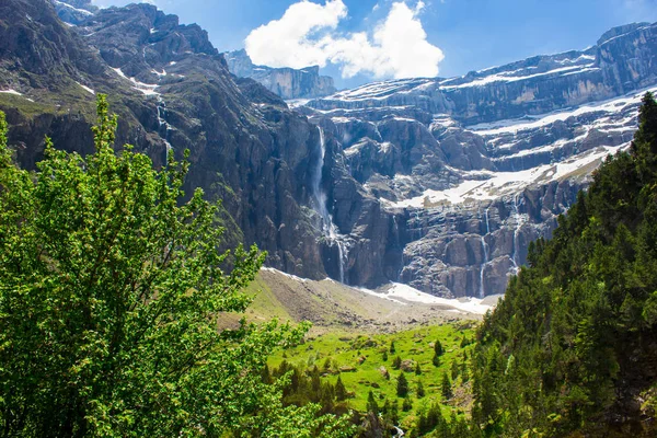 Summer in the Pyrenees mountains — Stock Photo, Image