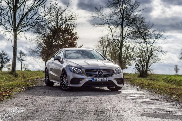 Nowy Mercedes Benz E300 Coupe Model Roku 2018 Czeskiej Drodze Zdjęcie Stockowe