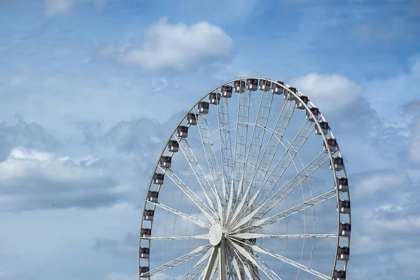 Abstract Background Ferris Wheel Background Blue Sky Clouds — Stock Photo, Image